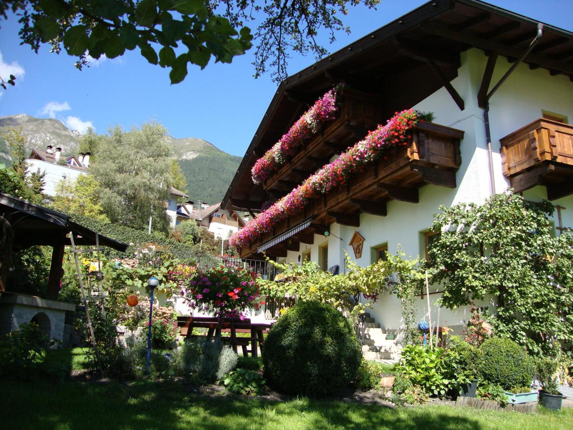Pension Kirchbrugger Telfes im Stubai Dış mekan fotoğraf